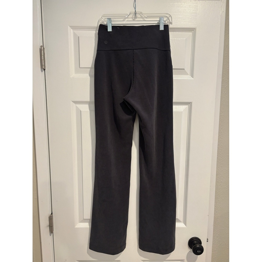 Lululemon Ribbed Softstreme Flared Pant 31" Inseam Black Size 2 - Picture 4 of 7
